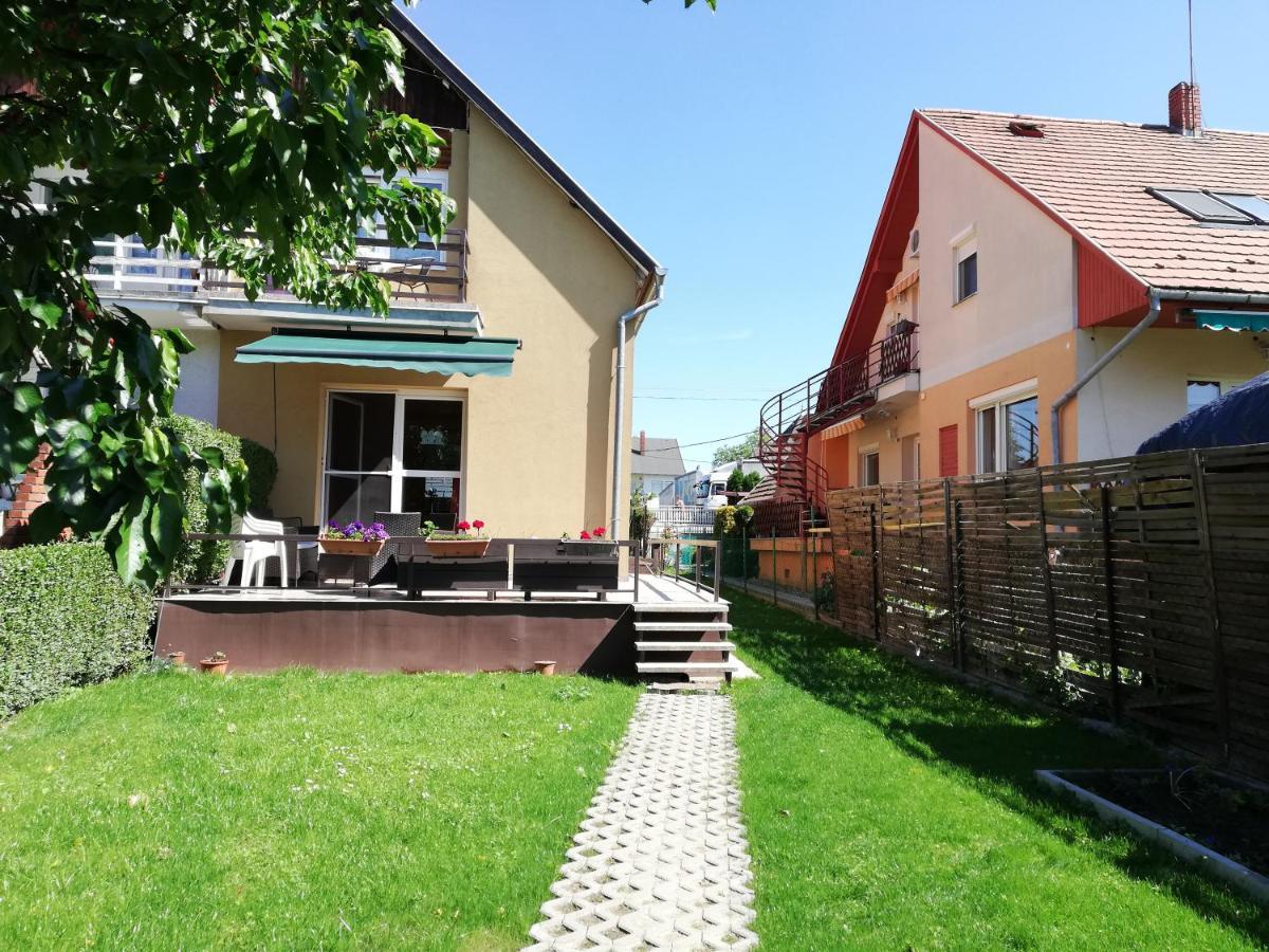 Happy Home Apartman Gyenesdiás Екстериор снимка