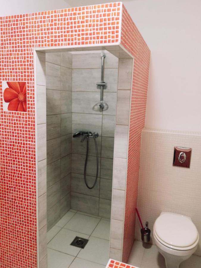 Happy Home Apartman Gyenesdiás Екстериор снимка